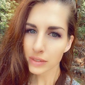 Meet your Posher, Leah